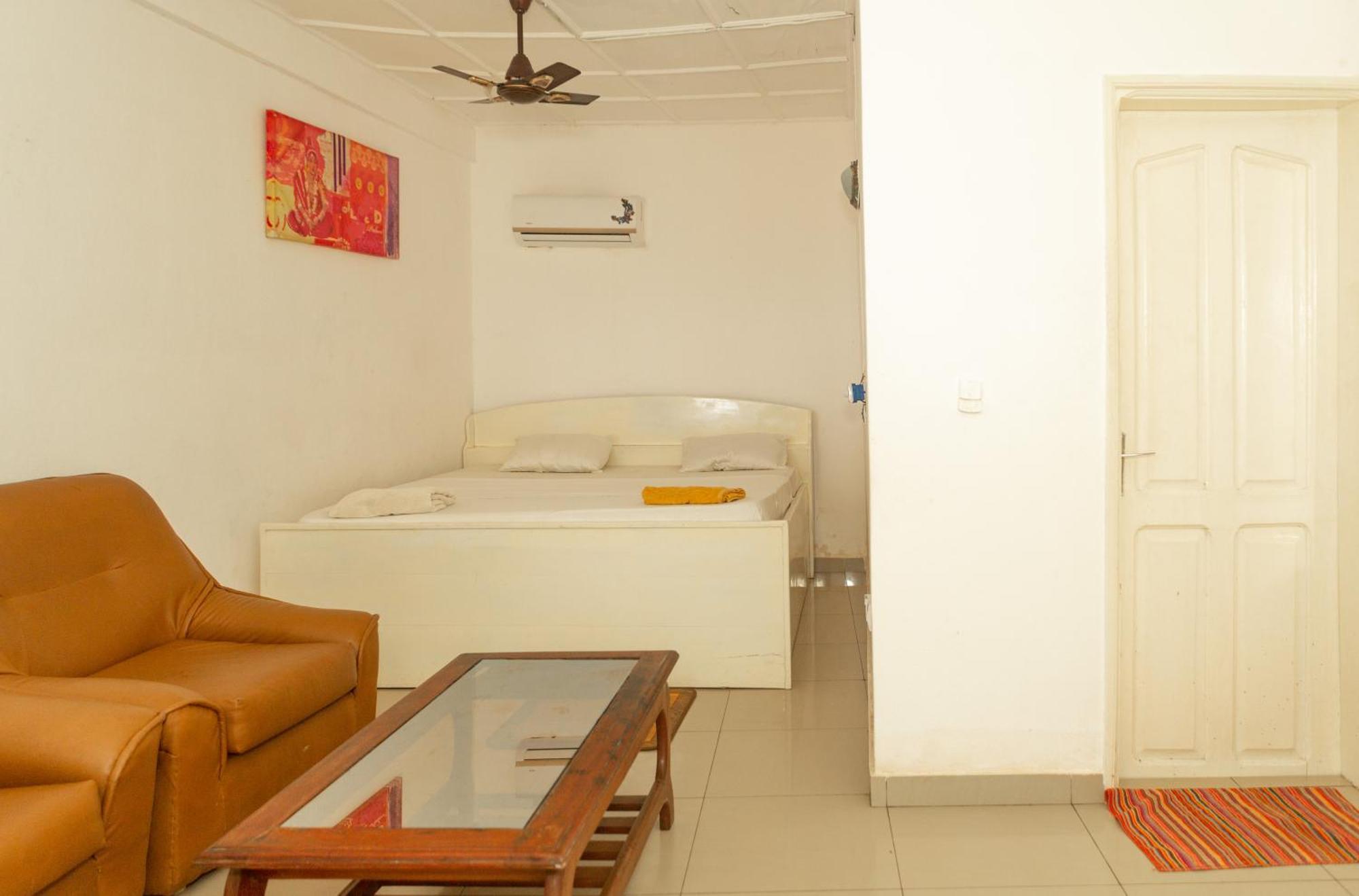 Tahiti Hotel Cotonou Exterior photo